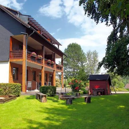 Schumacher Garni Hotel 3*