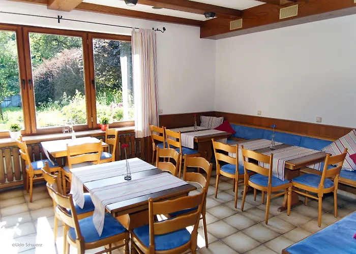 Schumacher Garni Hotel 3*